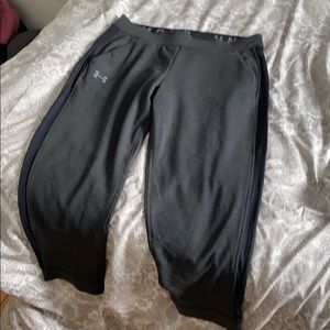 2/$30 - Under Armour capris pants